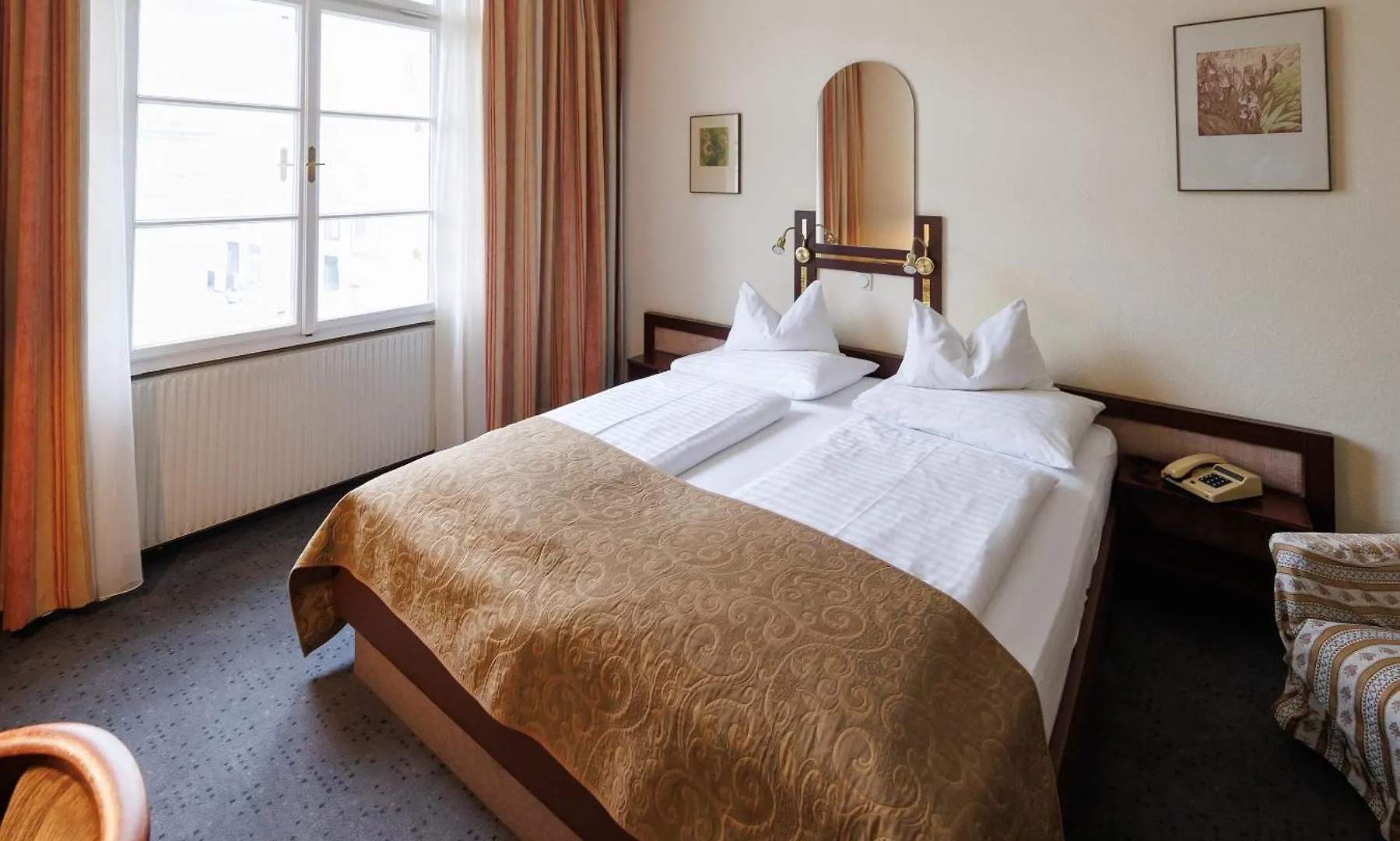 וינה Continental Hotel-Pension לינה וארוחת בוקר