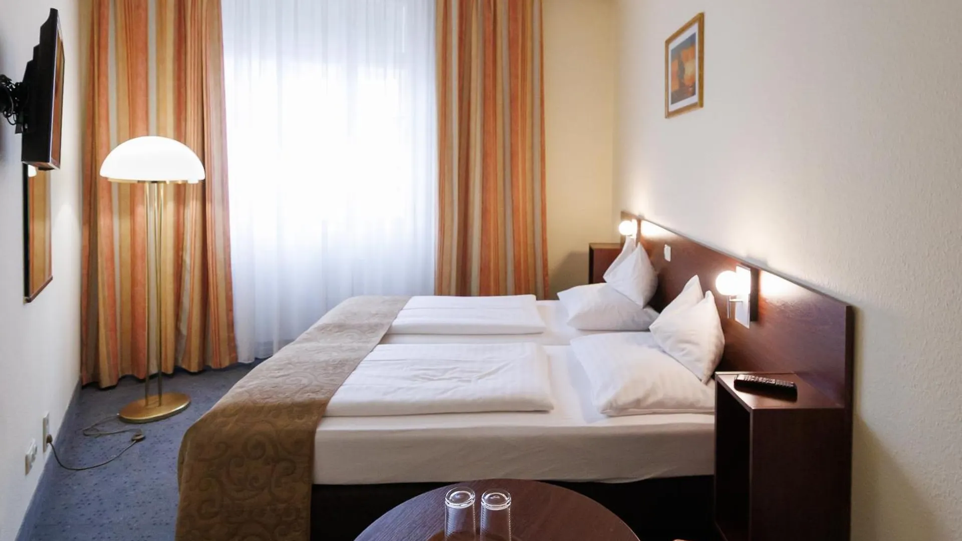 וינה Continental Hotel-Pension 4*,  אוסטריה