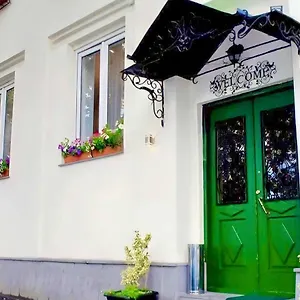 Triple Eight 3*, Tiflis Gürcistan