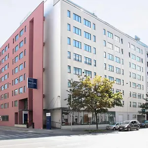 מלון Novotel Donau