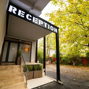 Bucharest Airport Accomodation מלון דירות אוטופן