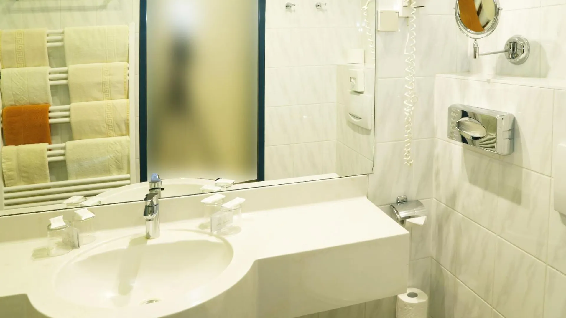 וינה Continental Hotel-Pension לינה וארוחת בוקר