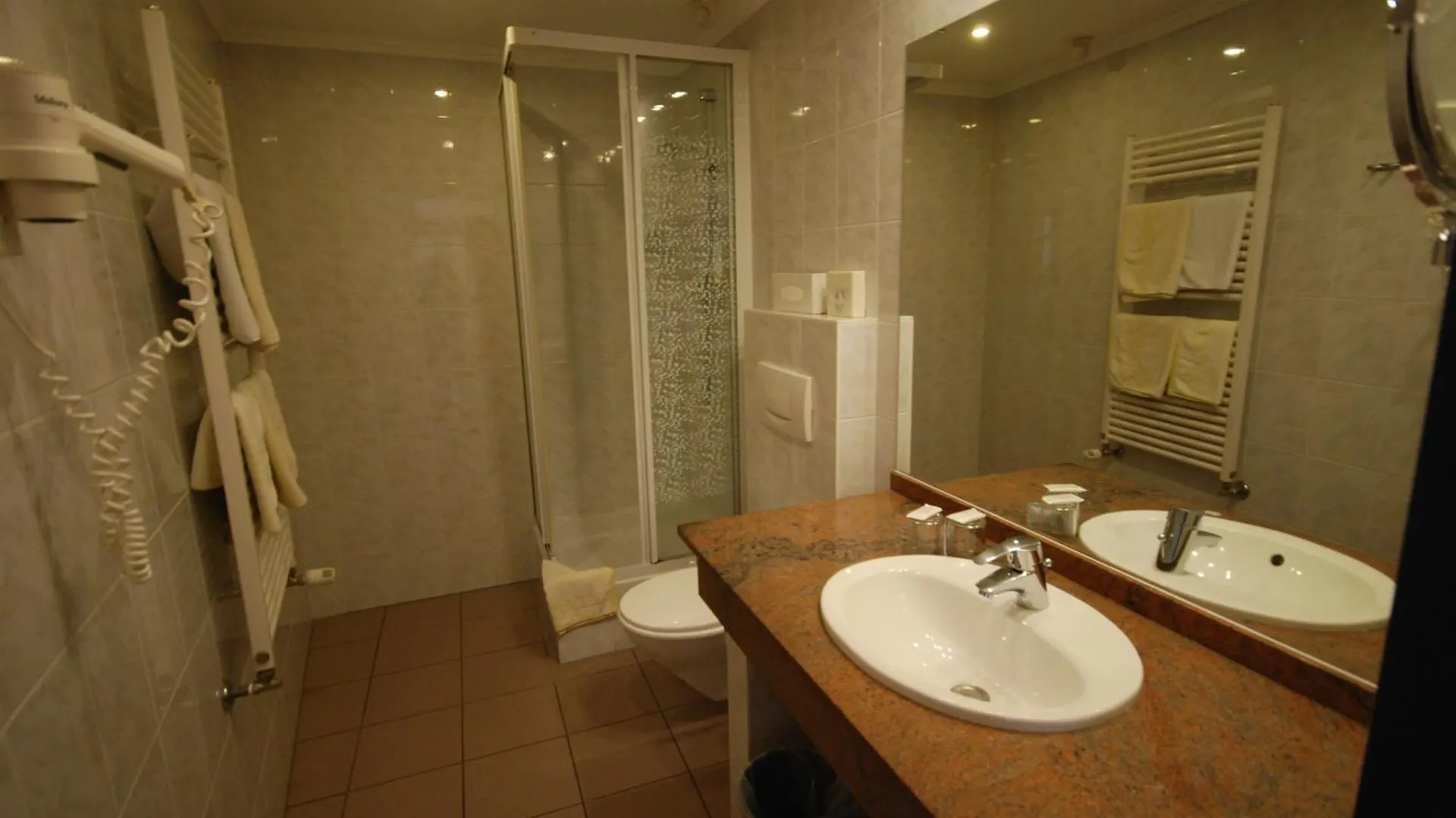 לינה וארוחת בוקר וינה Continental Hotel-Pension