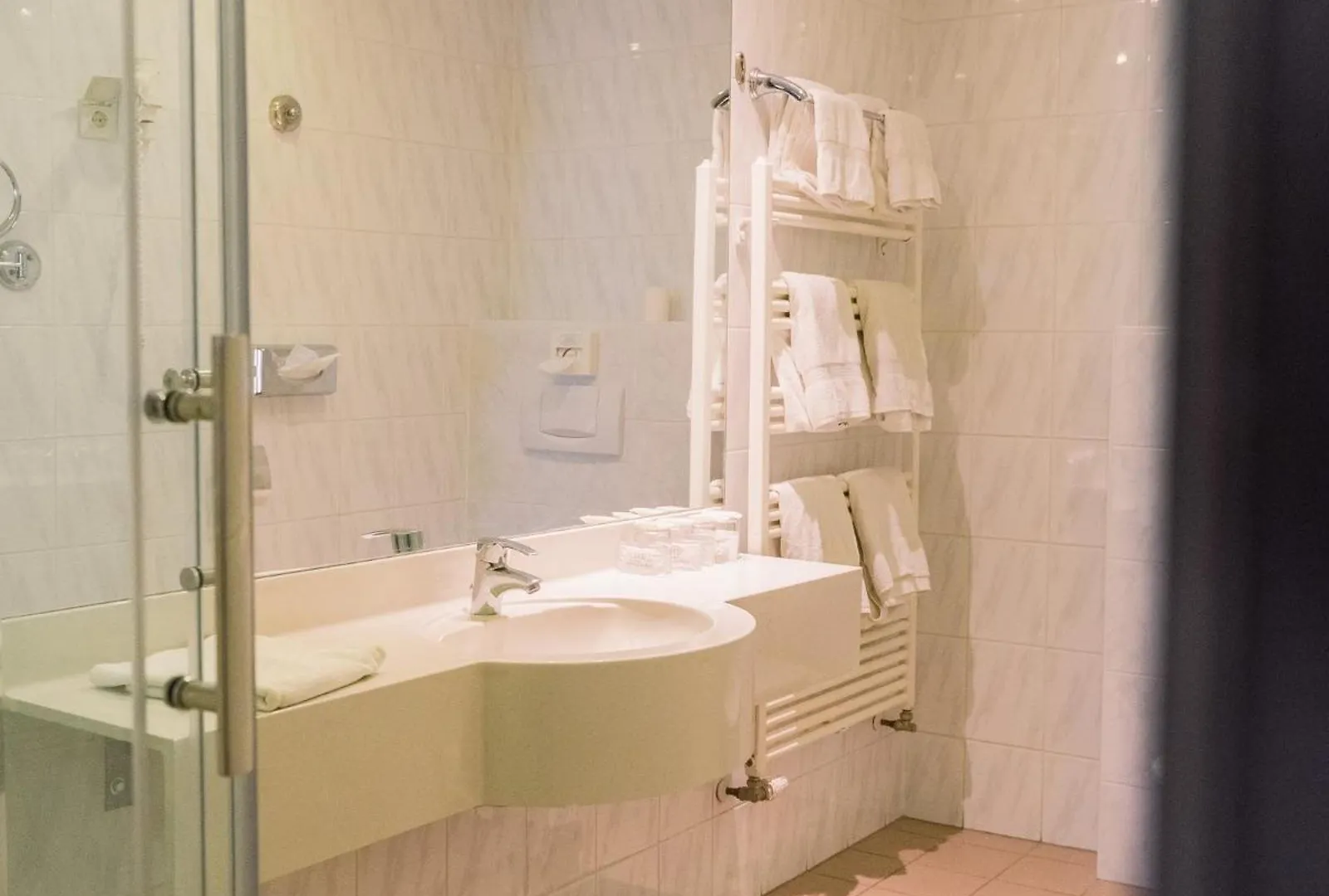 וינה Continental Hotel-Pension 4*,