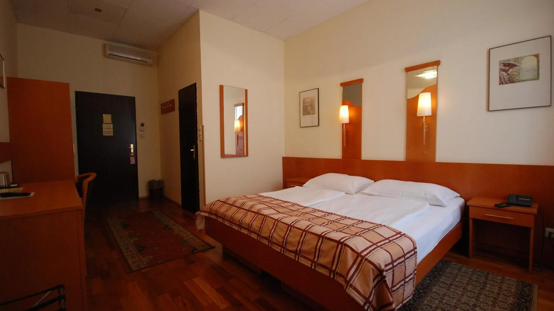 Continental Hotel-Pension Vienna Austria